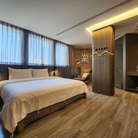 Hualien Pink Corner Hotel מראה חיצוני תמונה