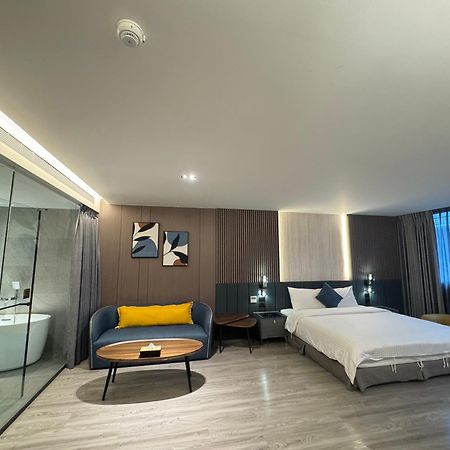 Hualien Pink Corner Hotel מראה חיצוני תמונה
